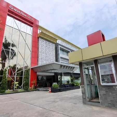 Grand Dian Hotel Slawi Тегал Екстериор снимка