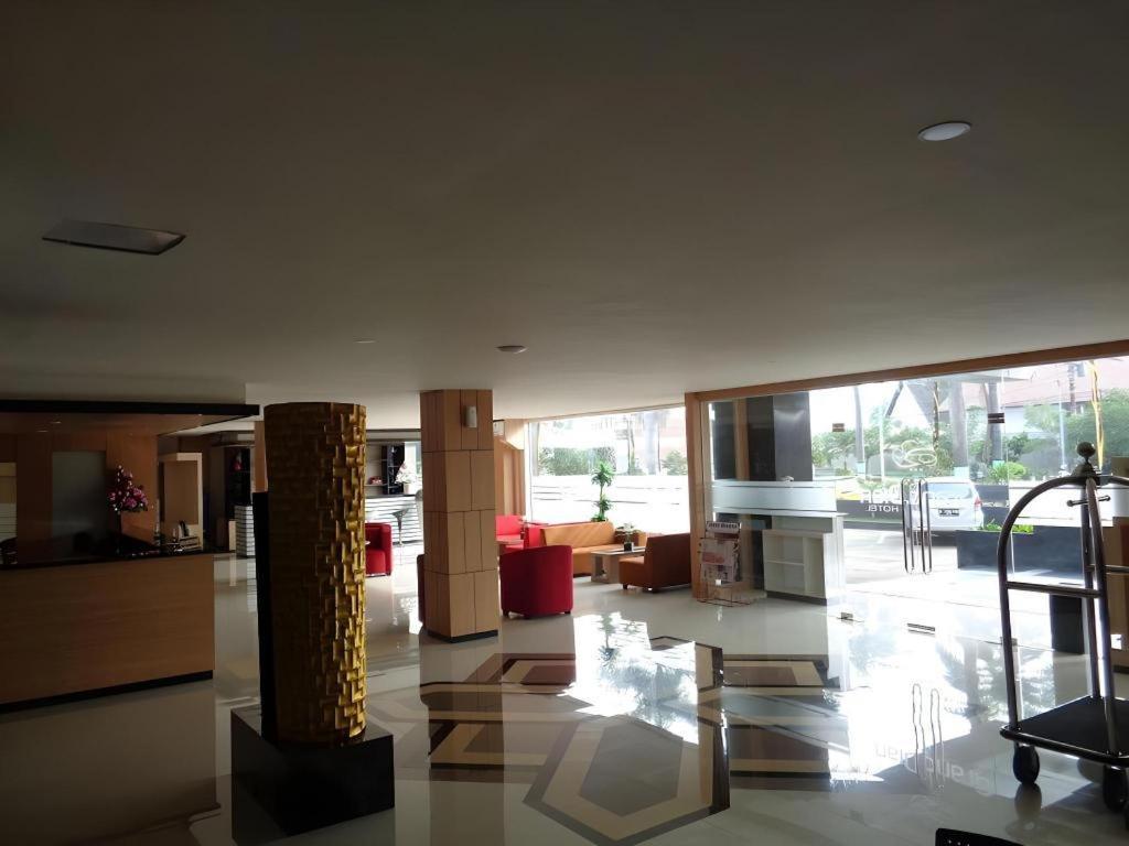 Grand Dian Hotel Slawi Тегал Екстериор снимка
